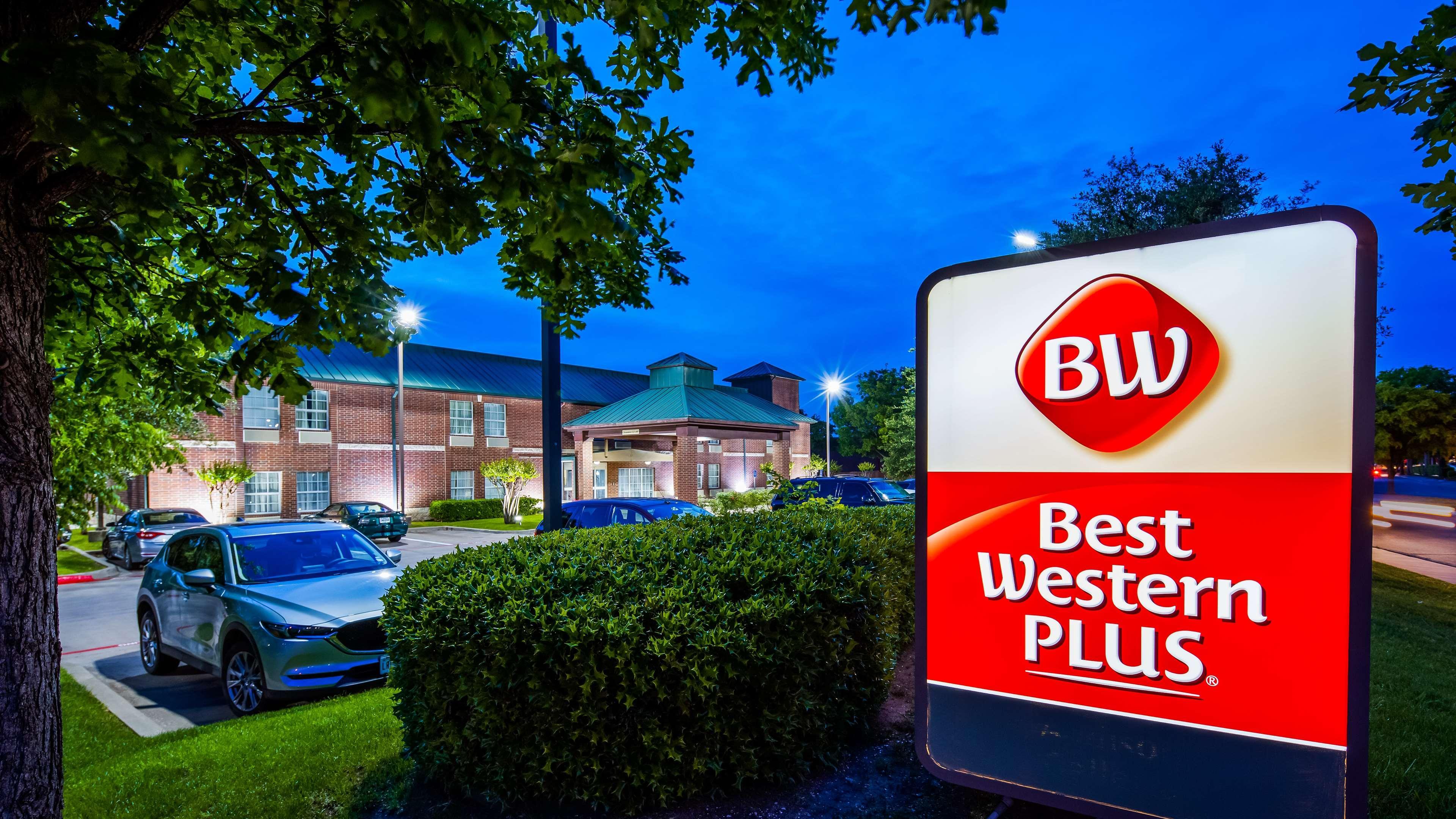 Best Western Plus Addison/Dallas Hotel Exterior photo